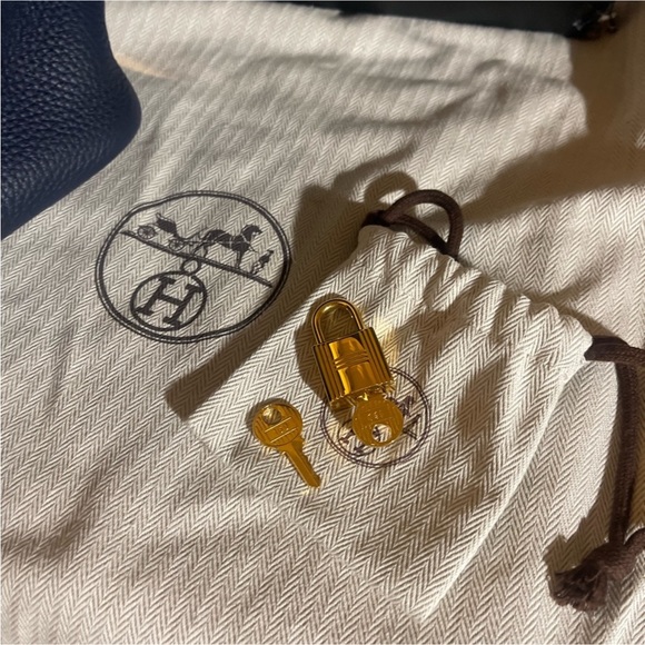 HERMES Bleu Nuit Clemence Picotin 18 Gold Hardware - Picture 8 of 12